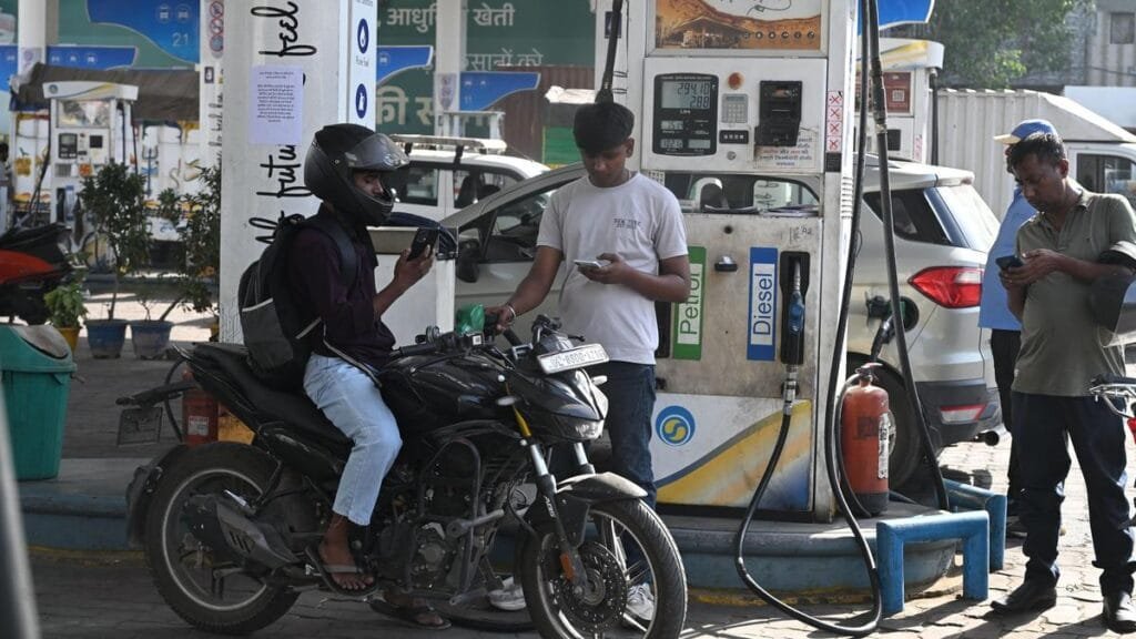 Current under-recovery ₹30/litre on diesel, ₹6/litre on petrol: Official